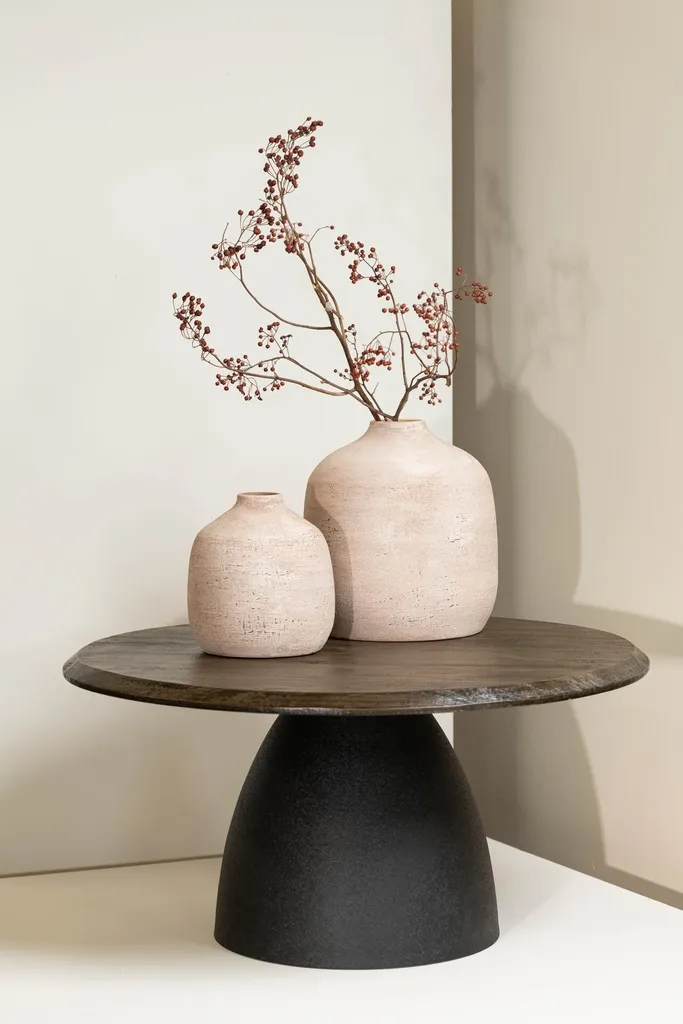 Vase_rude_soft_terracotta-S+L-sfeer03.webp