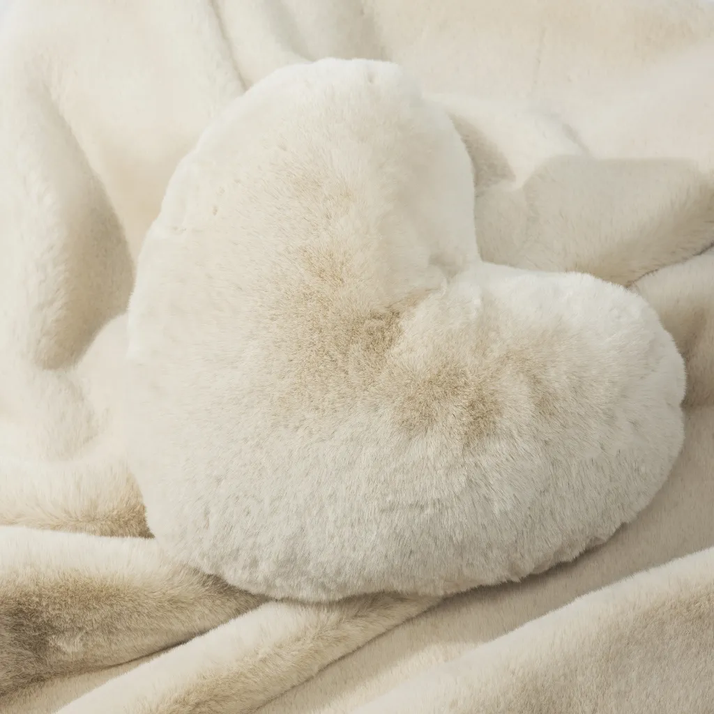 Heather Heart_Pillow_564780-2.webp