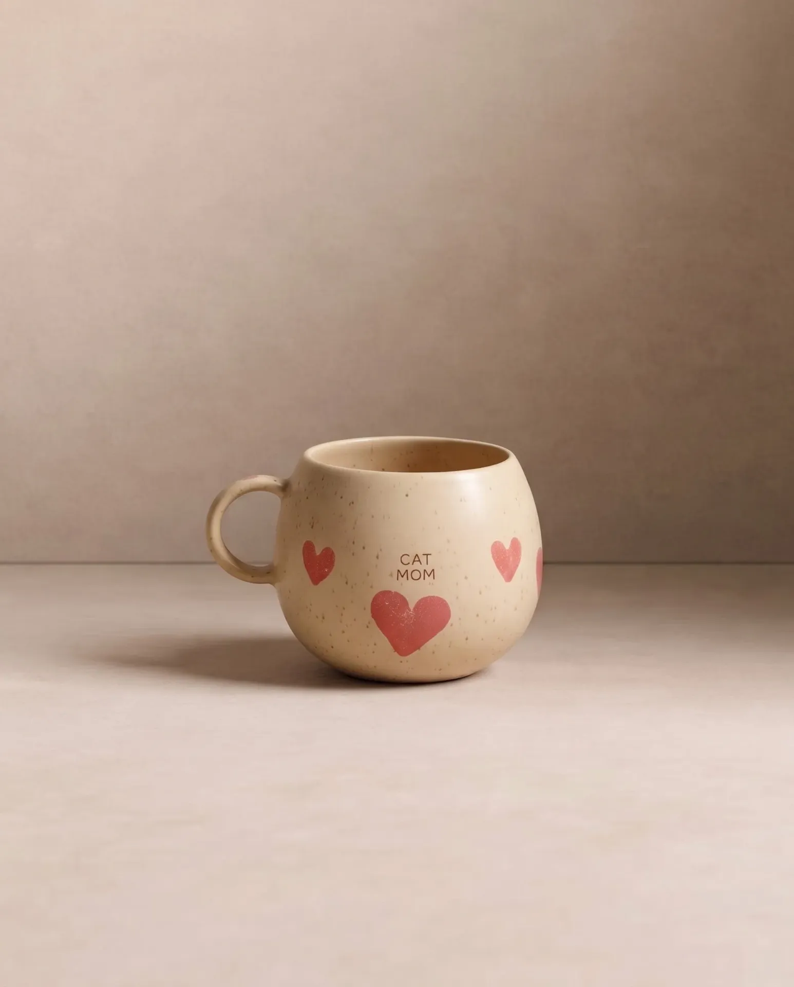 Cozy Hearts Cat Mom Mok L